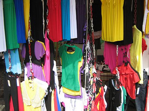 mercadillo ropa Chiconomic, un estilo que nace de la crisis
