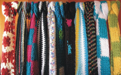 las bufandas son otro tipo de manualidad, que mas bien es visto como un tipo de moda....