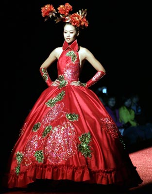 http://estilosdemoda.com/wp-content/2009/12/vestidos-novias-chinas-4.jpg