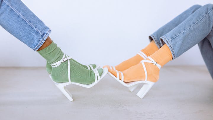 combinacion-de-calcetines-con-sandalias